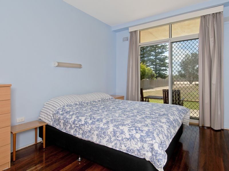 2/12 Bundella Avenue, Lake Cathie NSW 2445