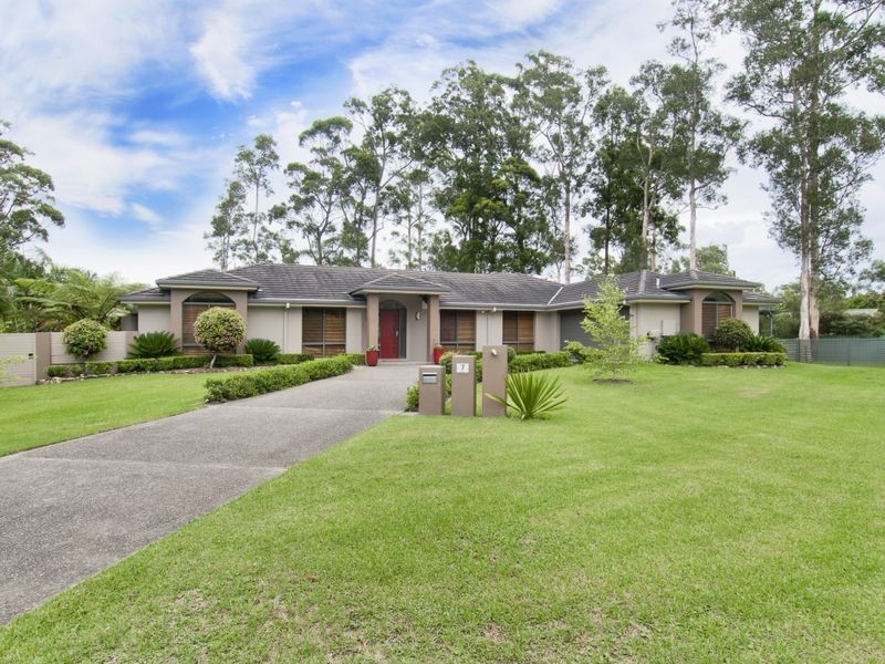 7 Edgewater Close, Lake Cathie NSW 2445