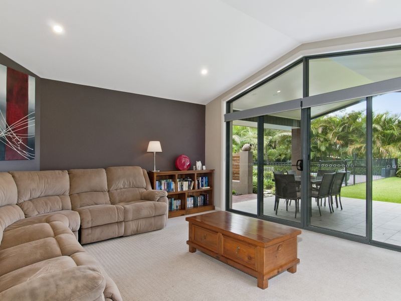 7 Edgewater Close, Lake Cathie NSW 2445