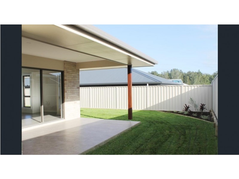 8 Solomon Drive, Lake Cathie NSW 2445