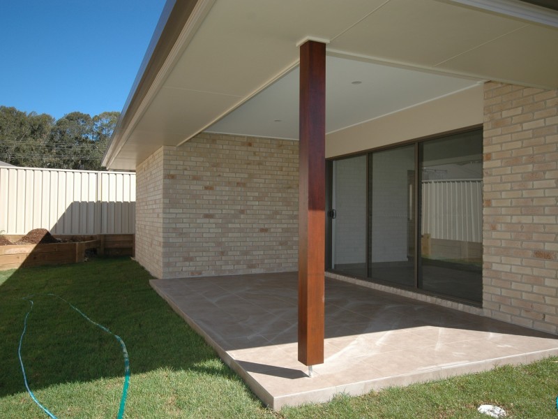 8 Solomon Drive, Lake Cathie NSW 2445