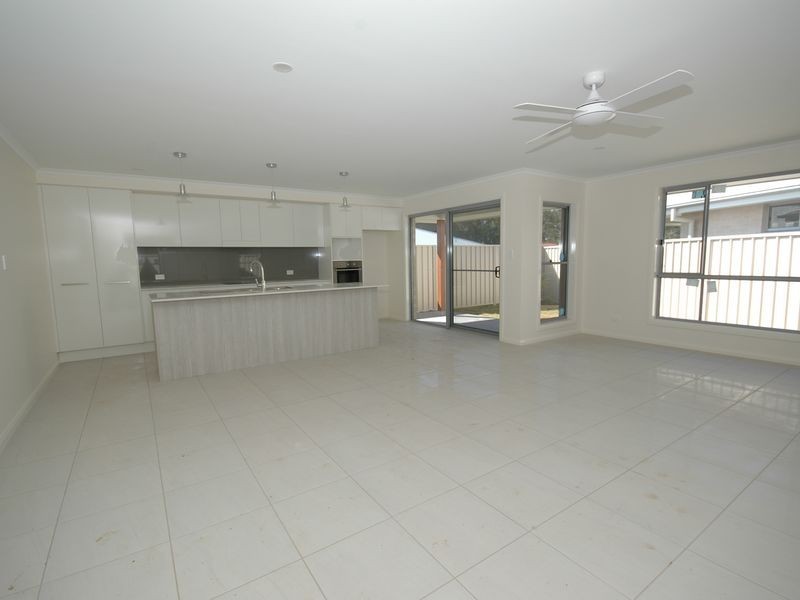 16 Solomon Drive, Lake Cathie NSW 2445