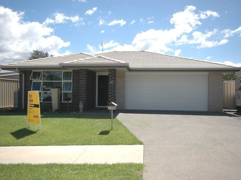 13 Kara Close, Lake Cathie NSW 2445