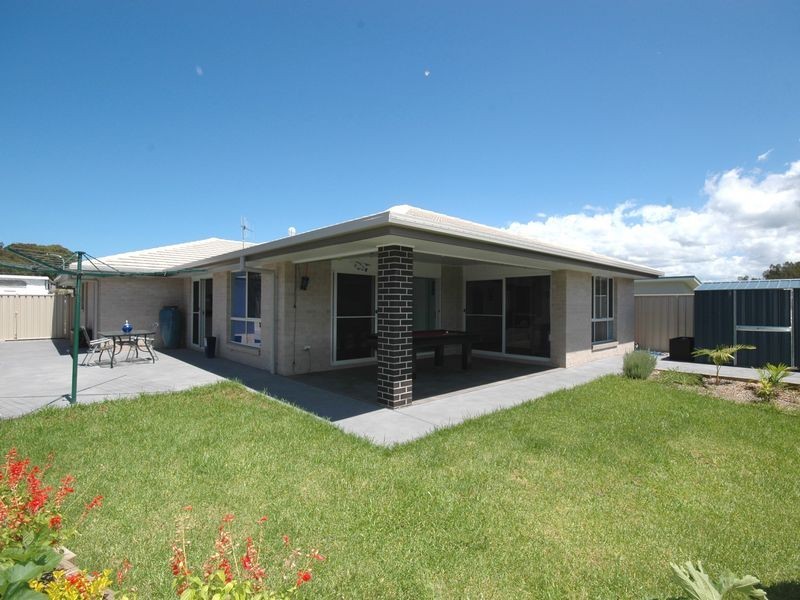 13 Kara Close, Lake Cathie NSW 2445