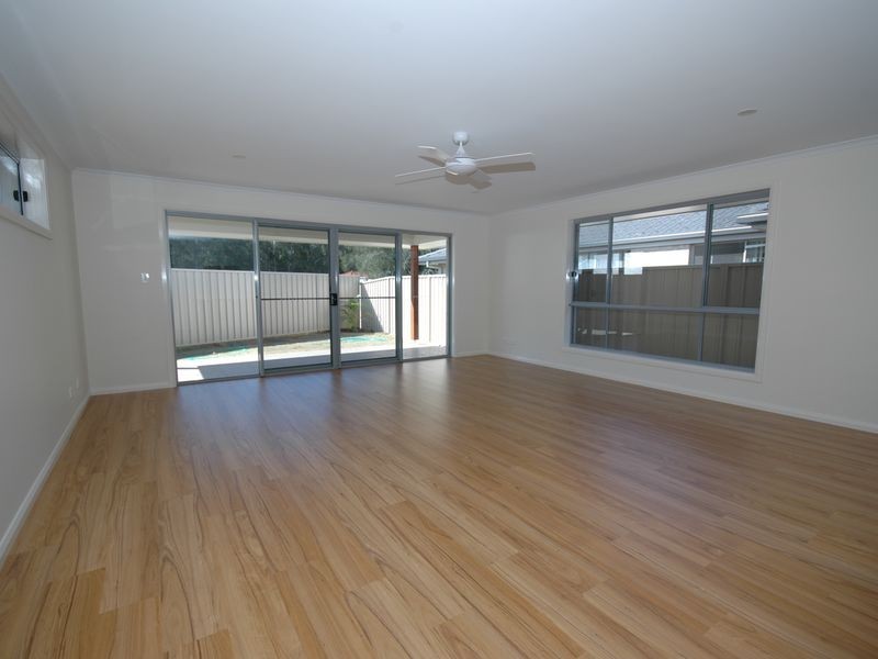 1 Kara  Close, Lake Cathie NSW 2445