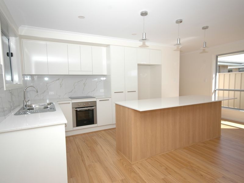 1 Kara  Close, Lake Cathie NSW 2445