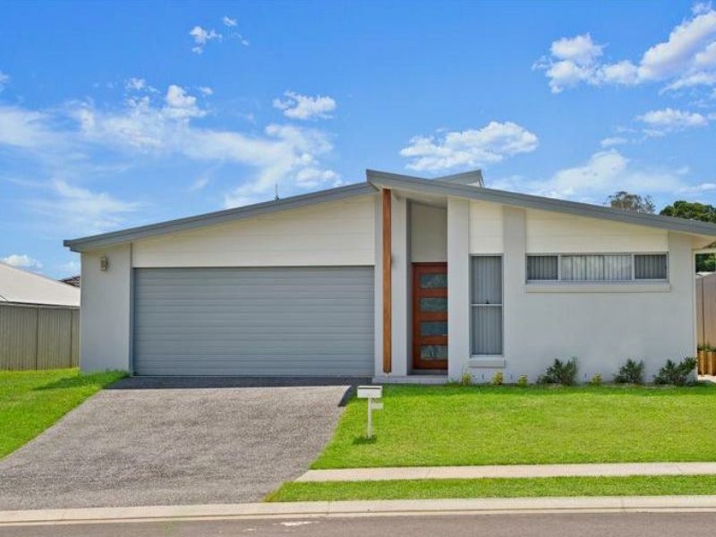 12 Solomon Drive, Lake Cathie NSW 2445
