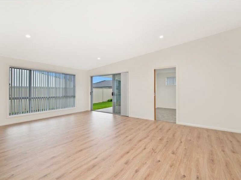 12 Solomon Drive, Lake Cathie NSW 2445