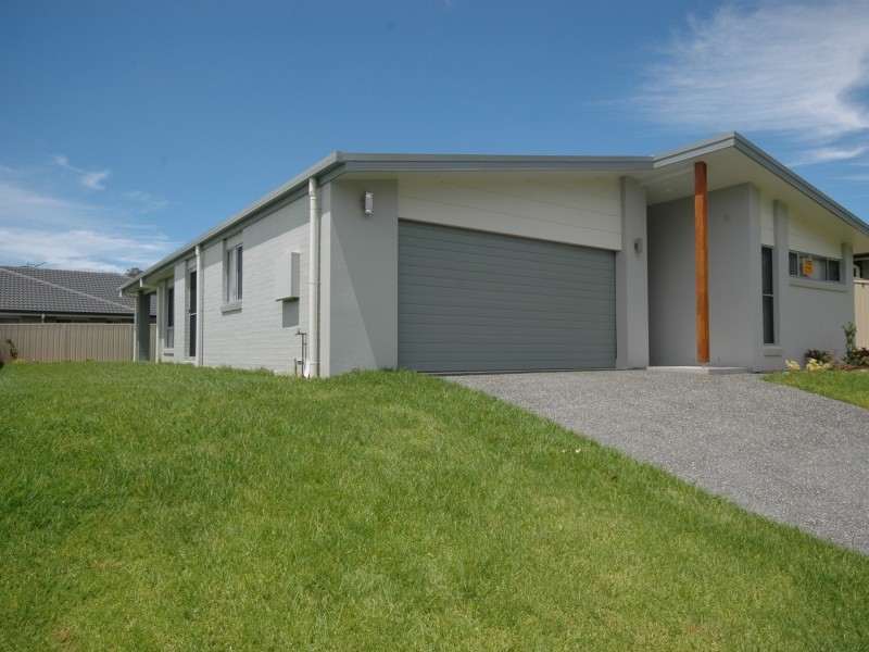 12 Solomon Drive, Lake Cathie NSW 2445