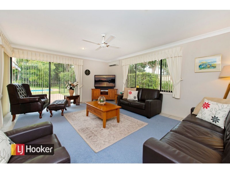 7 Fishermens Way, Lake Cathie NSW 2445