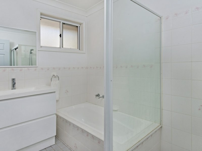 5 Fiona Crescent, Lake Cathie NSW 2445