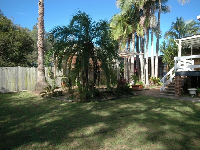 5 Fiona Crescent, Lake Cathie NSW 2445