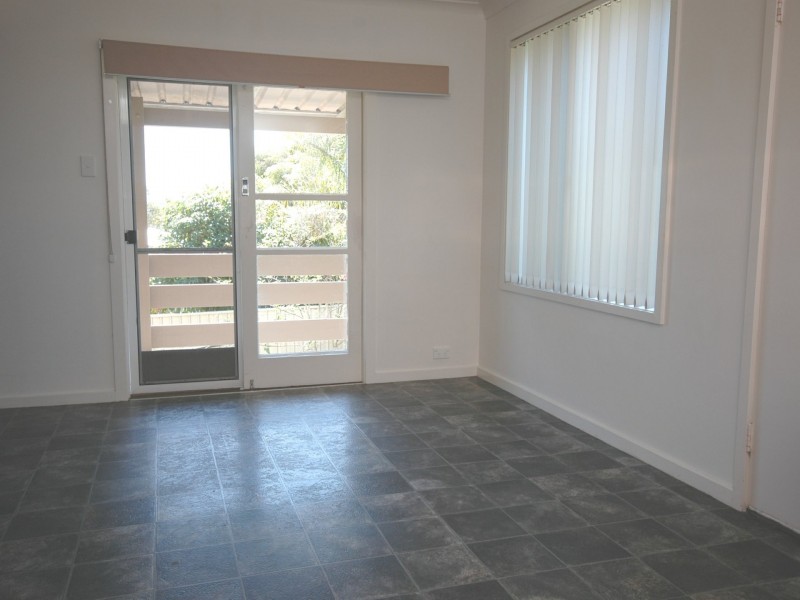 11 Parry Street, Lake Cathie NSW 2445