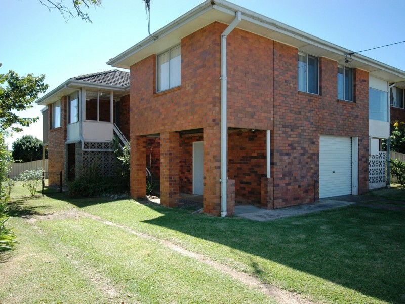 11 Parry Street, Lake Cathie NSW 2445