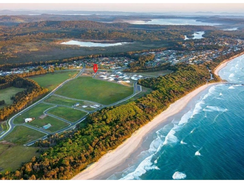 42 Summer Circuit, Lake Cathie NSW 2445