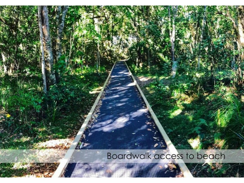 42 Summer Circuit, Lake Cathie NSW 2445