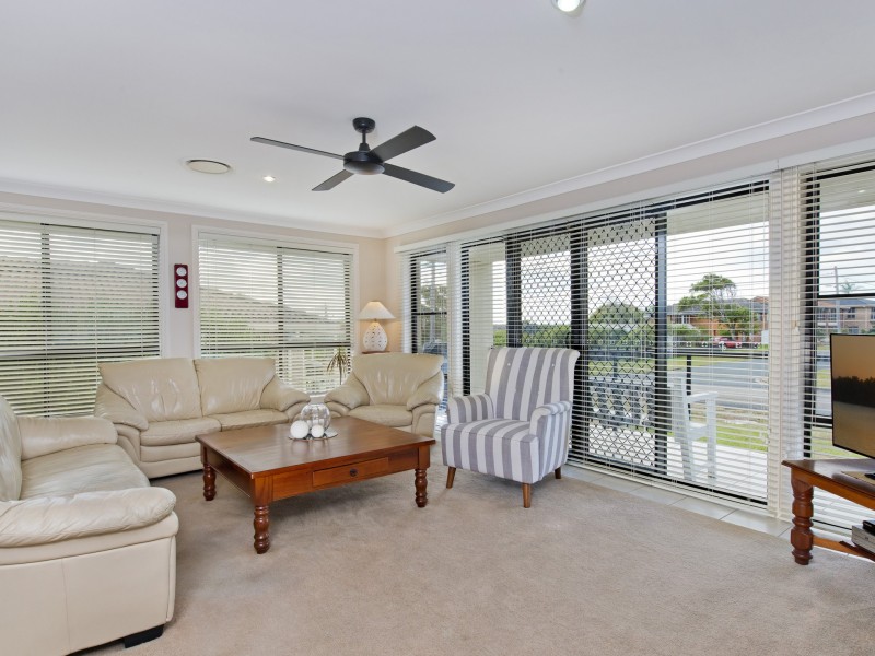 1627 Ocean Drive, Lake Cathie NSW 2445