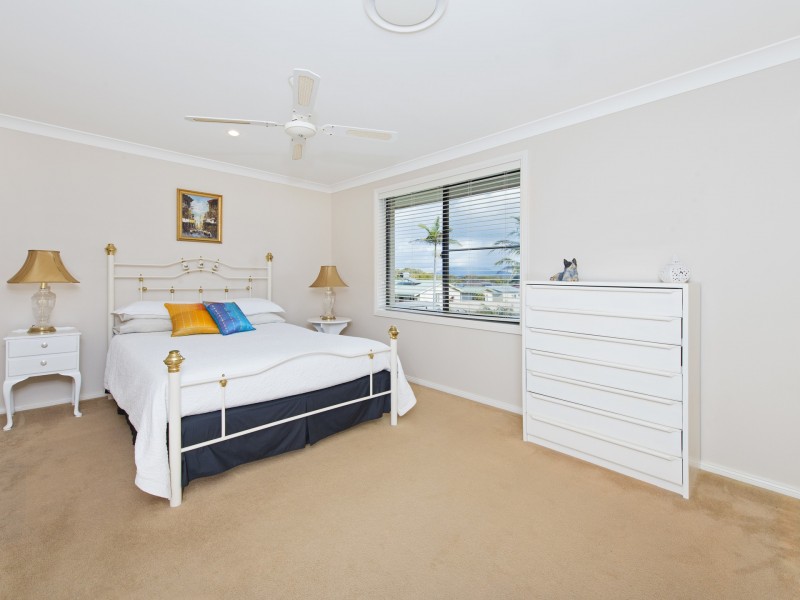 1627 Ocean Drive, Lake Cathie NSW 2445