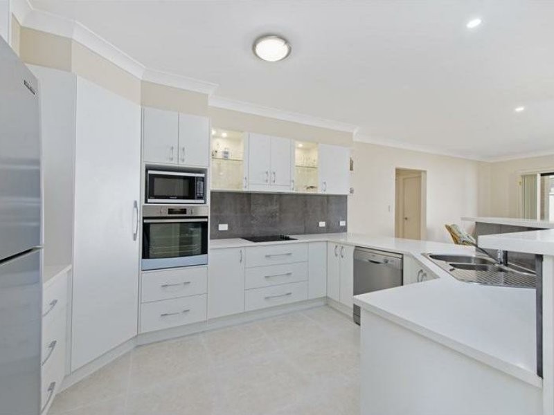 6 Kara Close, Lake Cathie NSW 2445