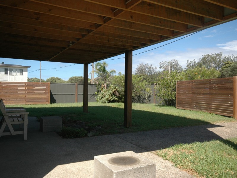 2 Boodgery street, Lake Cathie NSW 2445