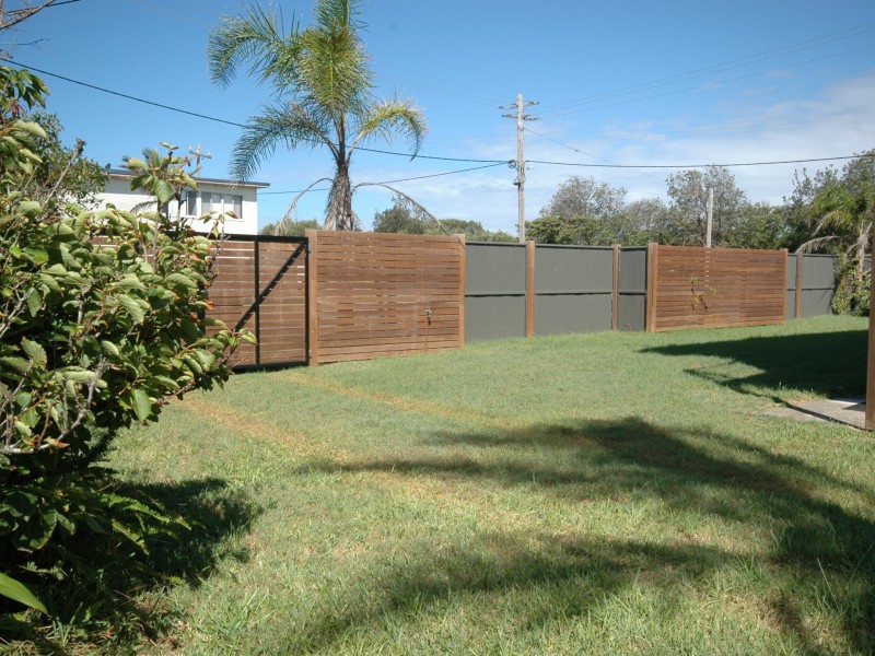 2 Boodgery street, Lake Cathie NSW 2445