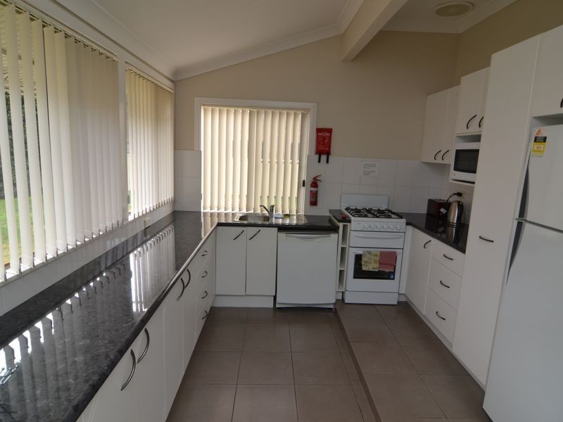 6 Sandford Ave, Lithgow NSW 2790