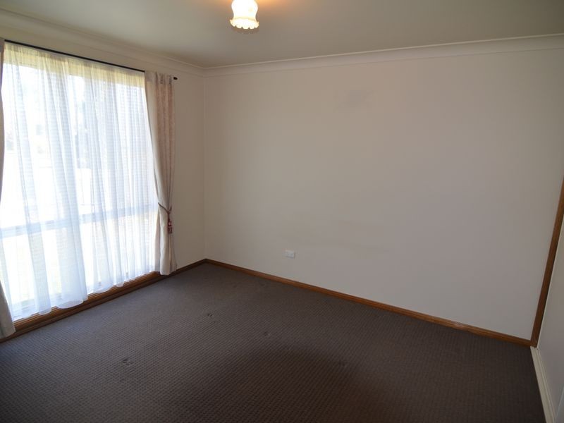 63 Enfield Ave, Lithgow NSW 2790