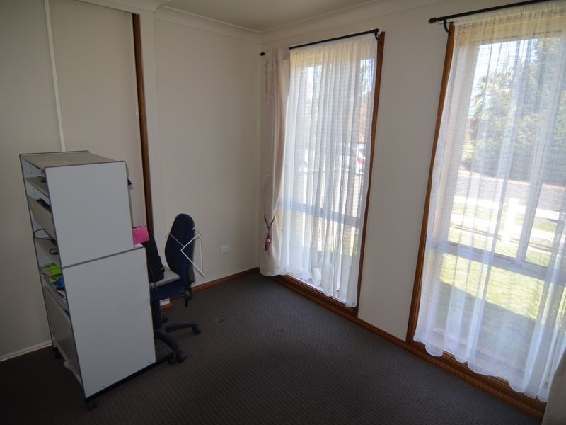 63 Enfield Ave, Lithgow NSW 2790
