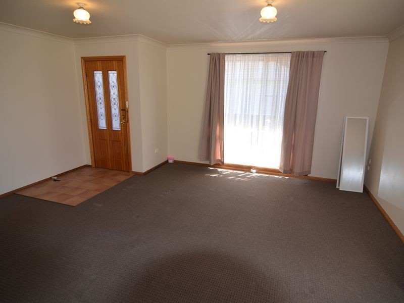 63 Enfield Ave, Lithgow NSW 2790