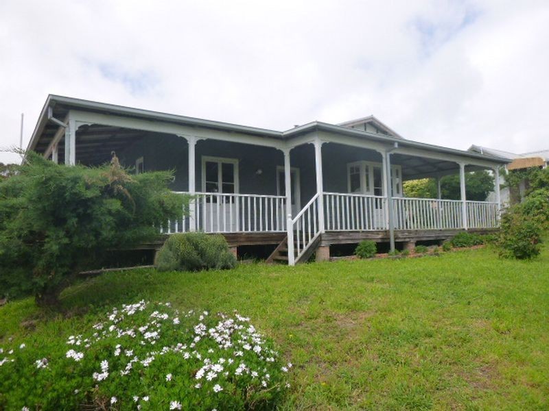 ‘Martindal Scribbly Gum Lane, Portland NSW 2847