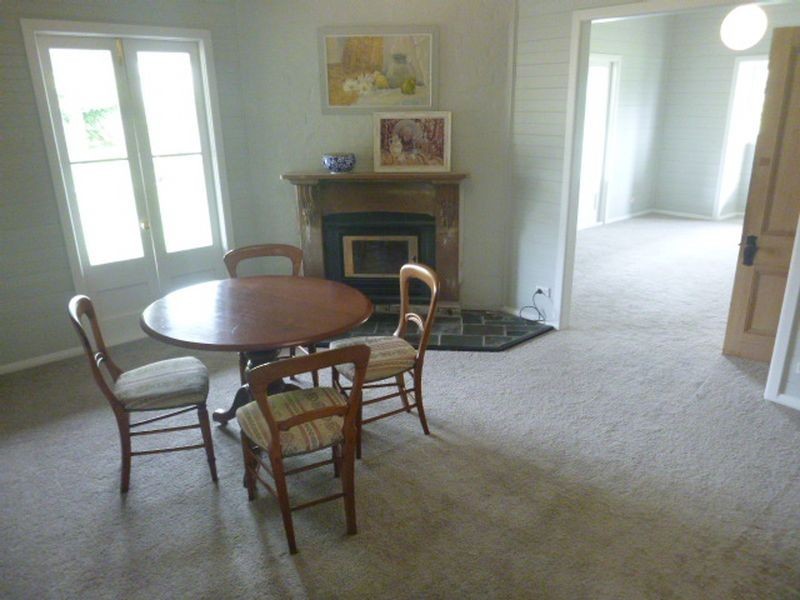 ‘Martindal Scribbly Gum Lane, Portland NSW 2847