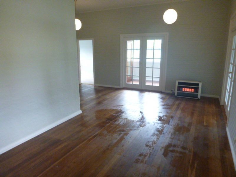 ‘Martindal Scribbly Gum Lane, Portland NSW 2847