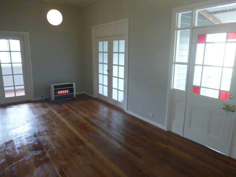 ‘Martindal Scribbly Gum Lane, Portland NSW 2847