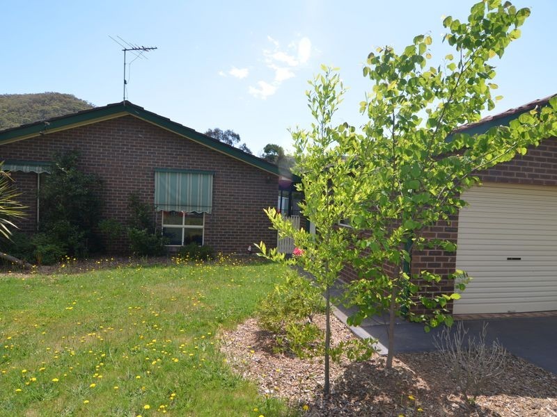 17 Fullagar Avenue, Lithgow NSW 2790