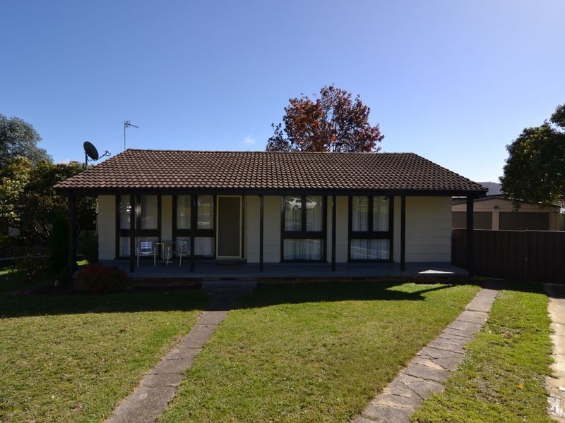 29 Maple Cres, Lithgow NSW 2790