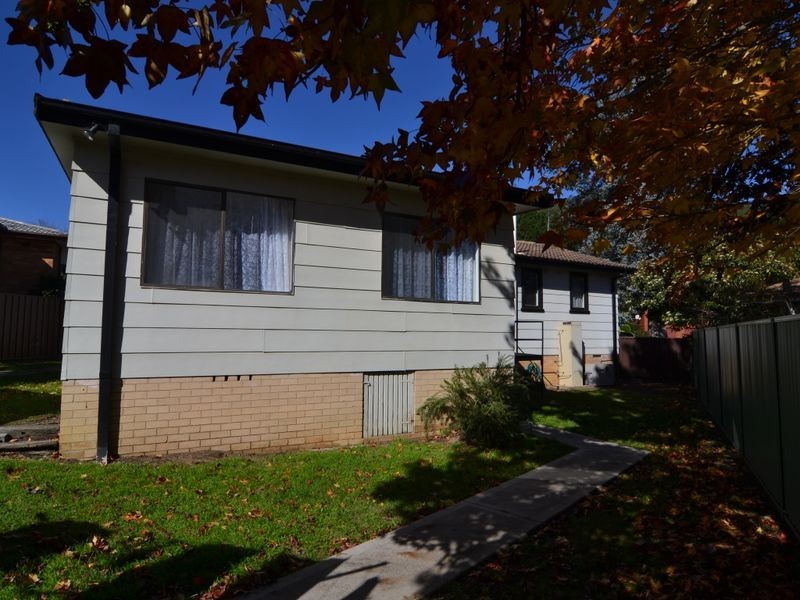29 Maple Cres, Lithgow NSW 2790