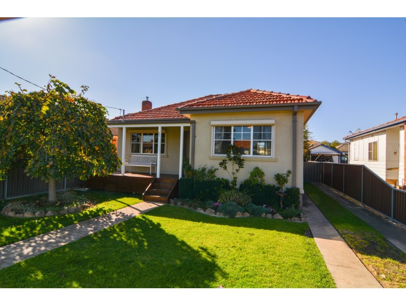 61 Enfield Avenue, Lithgow NSW 2790