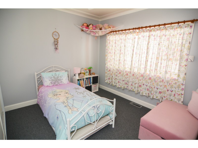 61 Enfield Avenue, Lithgow NSW 2790