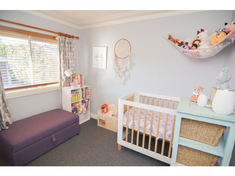 61 Enfield Avenue, Lithgow NSW 2790