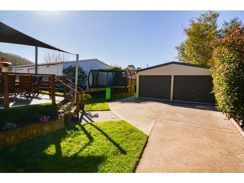 61 Enfield Avenue, Lithgow NSW 2790