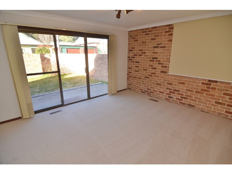 2/18 Redgate Street, Lithgow NSW 2790