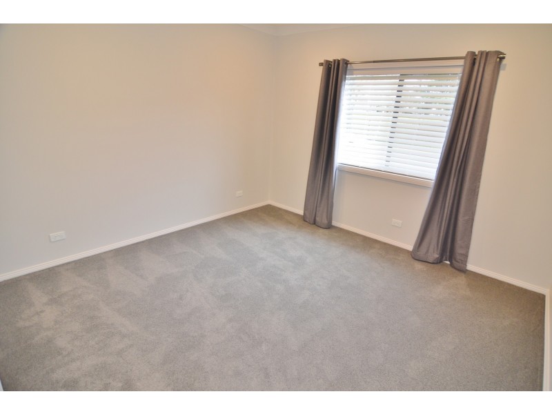 33 Martini Parade, Lithgow NSW 2790