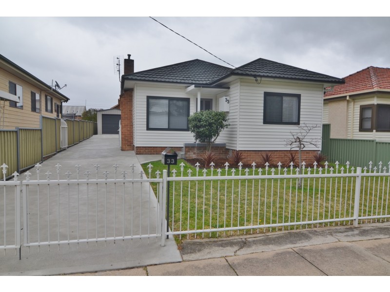 33 Martini Parade, Lithgow NSW 2790