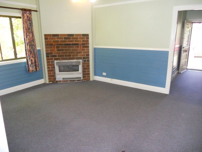 8 Read Avenue, Lithgow NSW 2790