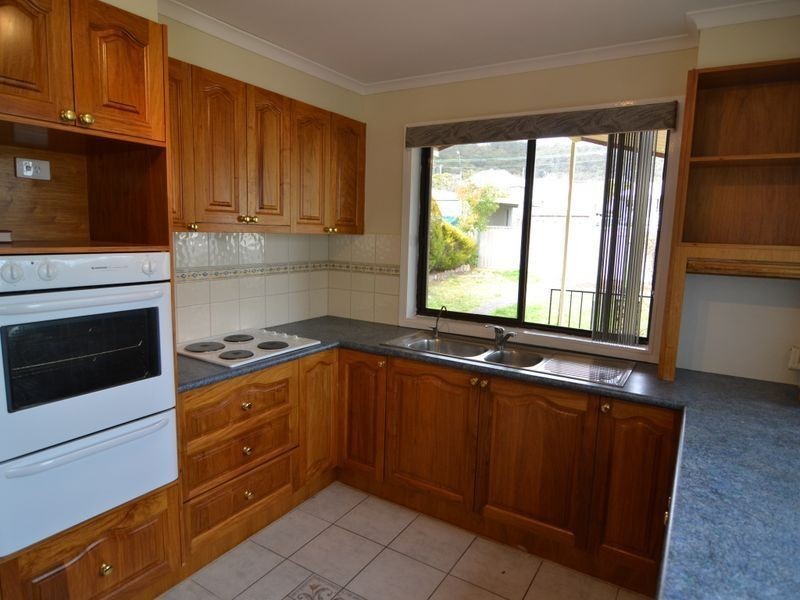 35 Chifley Road, Lithgow NSW 2790