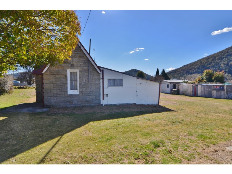 1A Fullagar Avenue, Lithgow NSW 2790