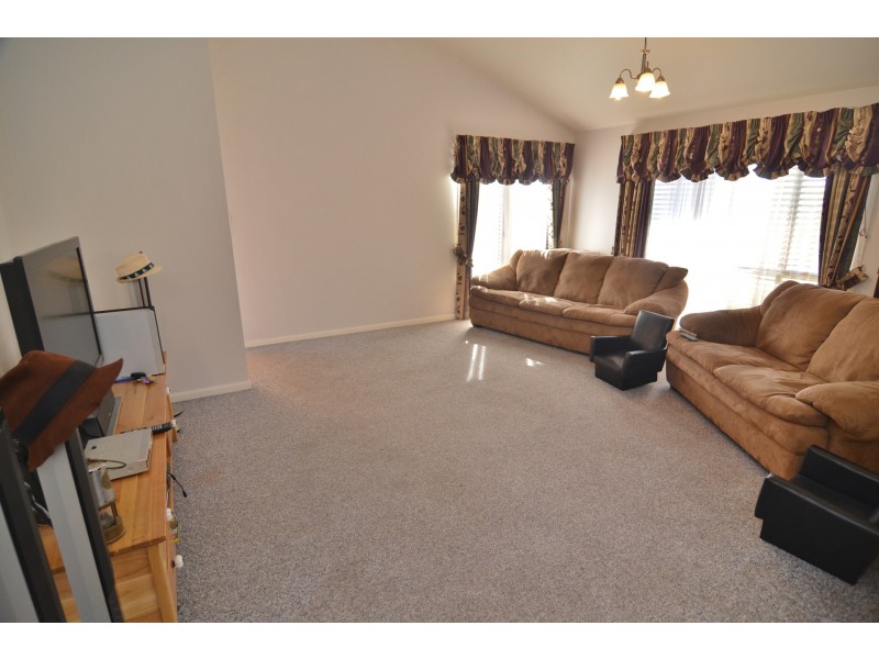 4 Claret Ash Avenue, Lithgow NSW 2790