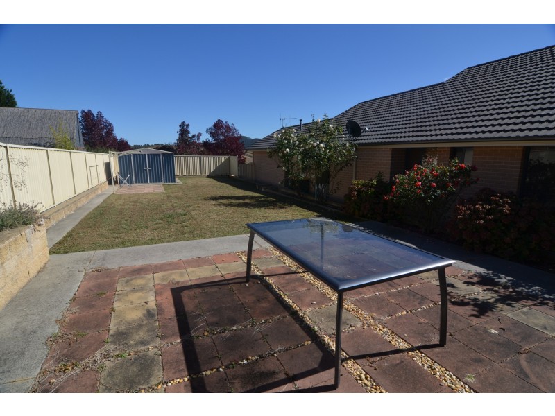 4 Claret Ash Avenue, Lithgow NSW 2790