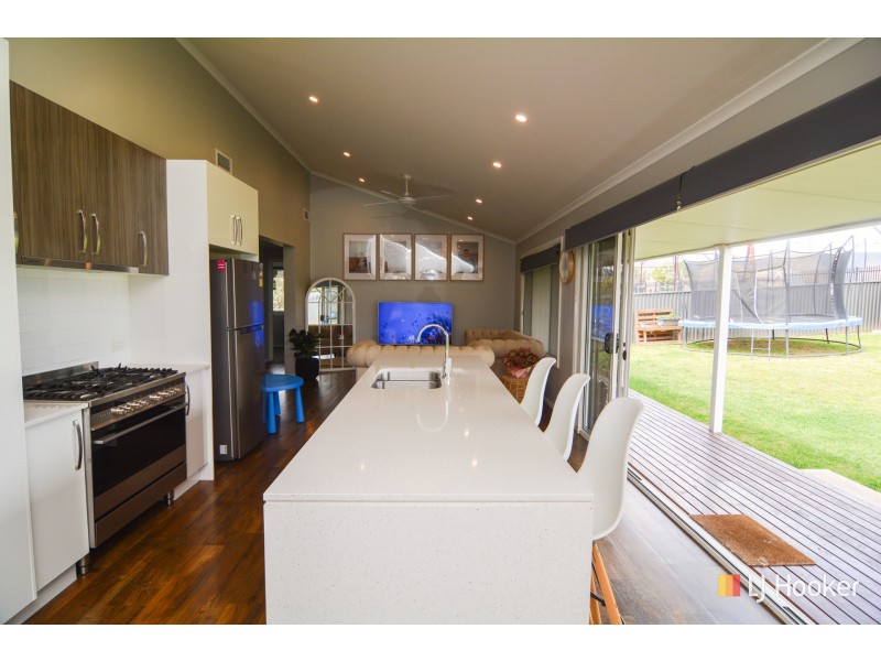 18 Chivers Close, Lithgow NSW 2790