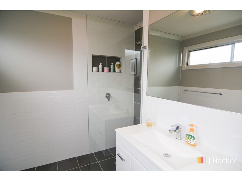 18 Chivers Close, Lithgow NSW 2790